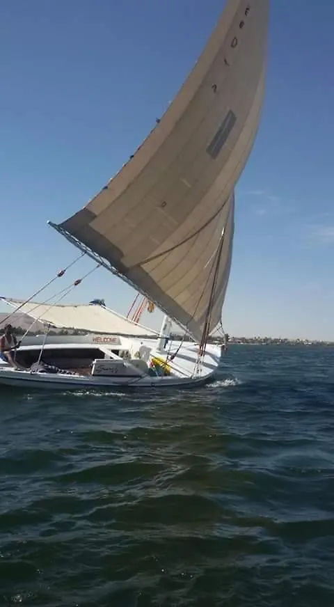 Sailboat Hotel Luxor